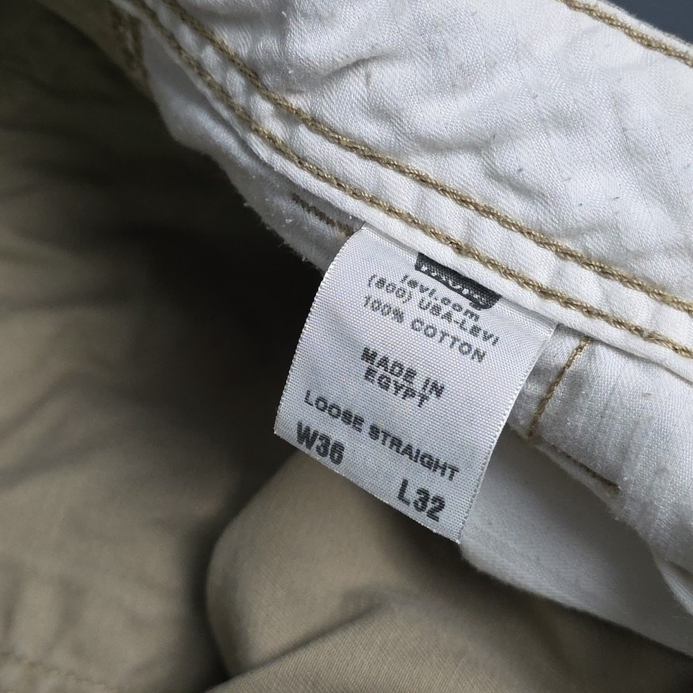 Vintage Y2K Levi's Khaki Cargo Wide-Leg (10.5" Leg Open) Pants Men's 36x32... - Picture 10 of 10